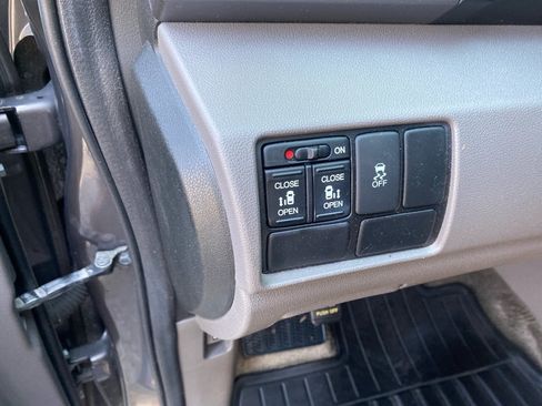 Used 2013 Honda Odyssey EX image 11