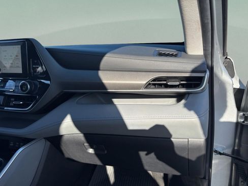 Used 2023 Toyota Highlander LE image 40