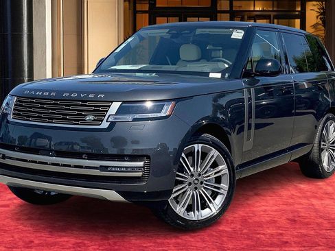 New 2025 Land Rover Range Rover SE image 2