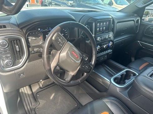 Used 2021 GMC Sierra 1500 AT4 w/ Technology Package AWD/4WD image 17