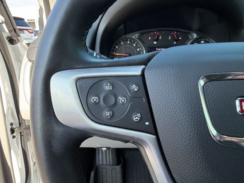Used 2022 GMC Terrain SLT w/ Infotainment Package II AWD/4WD image 27