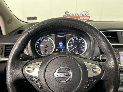 Used 2016 Nissan Sentra SV FWD image 13