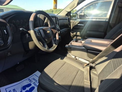 Used 2022 Chevrolet Silverado 1500 Custom w/ LPO, Dark Essentials Package AWD/4WD image 5