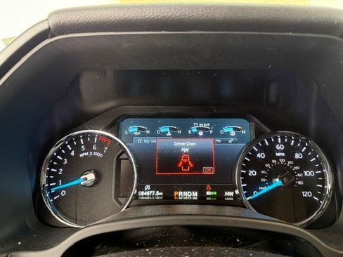 Used 2018 Ford Expedition Limited w/ Equipment Group 302A AWD/4WD image 11