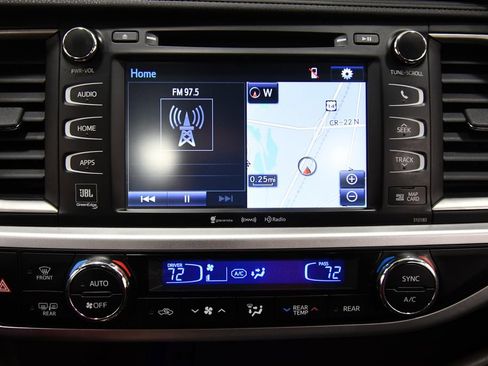 Used 2018 Toyota Highlander Limited w/ Carpet Mat Package (TMS) image 25