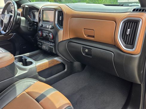 Used 2022 Chevrolet Silverado 3500 High Country AWD/4WD image 18