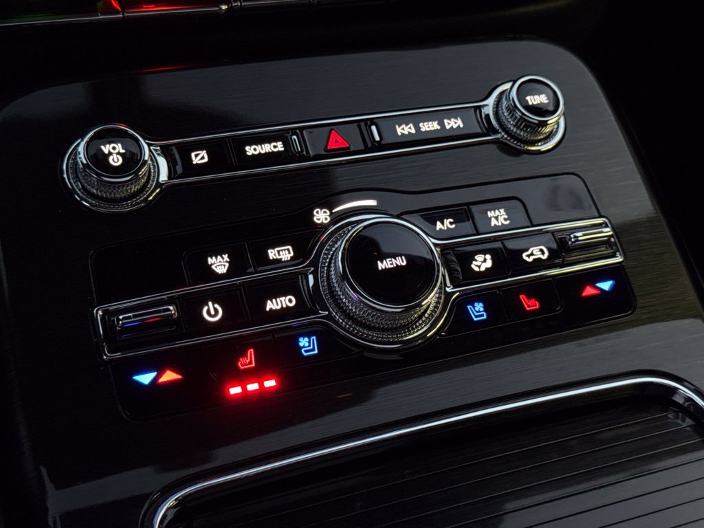 Used 2023 Lincoln Nautilus Reserve w/ Luxury Package AWD/4WD image 29
