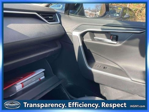 Used 2024 Toyota RAV4 Limited image 32