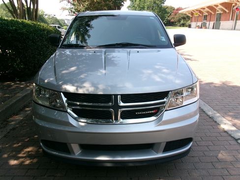 Used 2013 Dodge Journey American Value Package w/ Flexible Seating Group FWD image 2