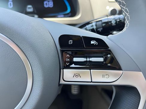 Used 2025 Hyundai Elantra Sport image 18