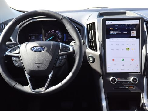 Used 2024 Ford Edge SEL w/ Convenience Package image 13