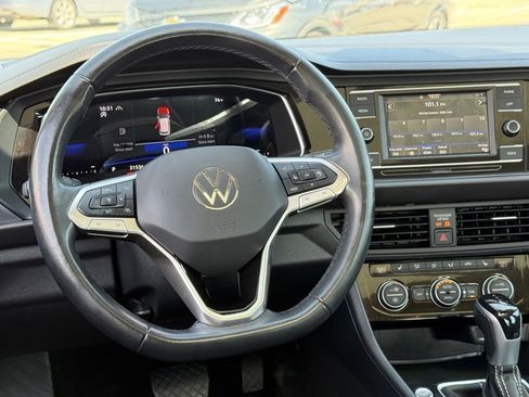 Used 2023 Volkswagen Jetta SE w/ Panoramic Sunroof Package FWD image 23