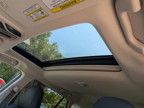 Used 2023 Subaru Outback Limited image 23