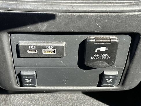 Used 2020 Nissan Pathfinder SL AWD/4WD image 21