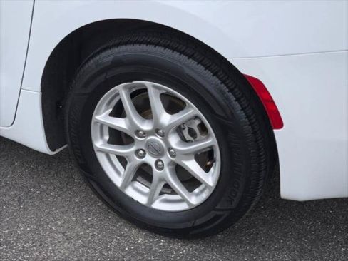 Certified 2023 Chrysler Voyager LX FWD image 13