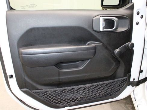 Used 2022 Jeep Wrangler Unlimited Sport image 16