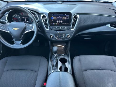 Used 2024 Chevrolet Malibu LT image 3
