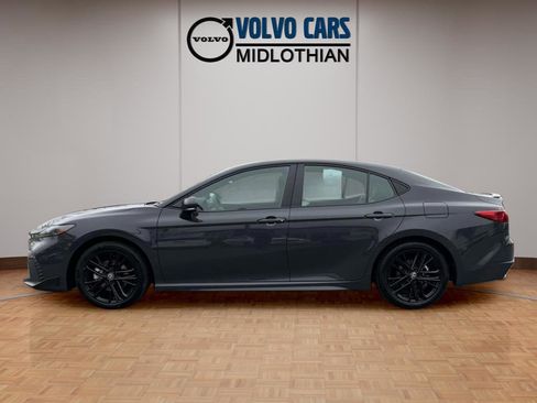 Used 2025 Toyota Camry SE image 23