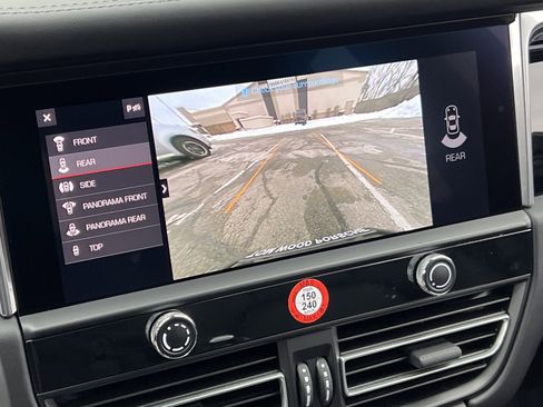 Certified 2025 Porsche Macan Turbo image 25