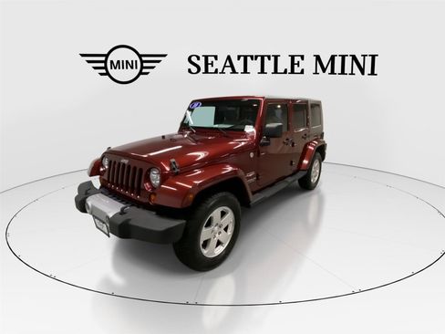Used 2010 Jeep Wrangler Unlimited Sahara w/ Dual Top Group image 5