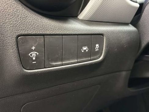Used 2021 Hyundai Kona SE FWD image 29