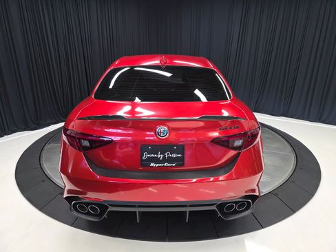 Used 2017 Alfa Romeo Giulia Quadrifoglio image 13