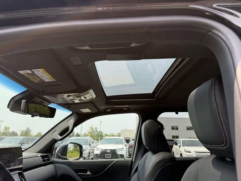 Used 2025 Lexus LX 700h Luxury AWD/4WD image 16