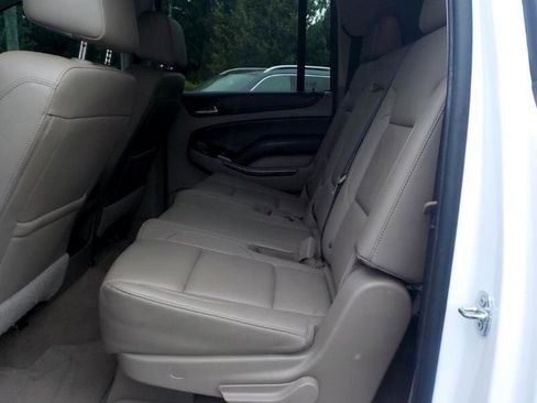 Used 2019 Chevrolet Suburban LT image 25