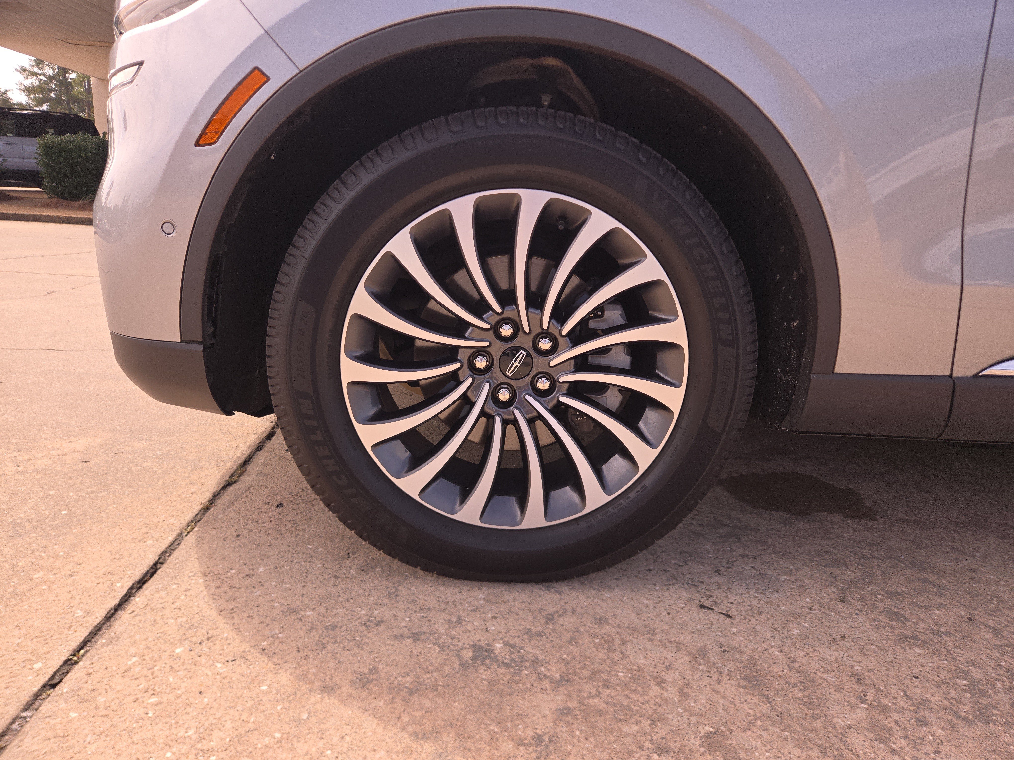 Used 2022 Lincoln Aviator Reserve w/ Equipment Group 201A RWD image 9