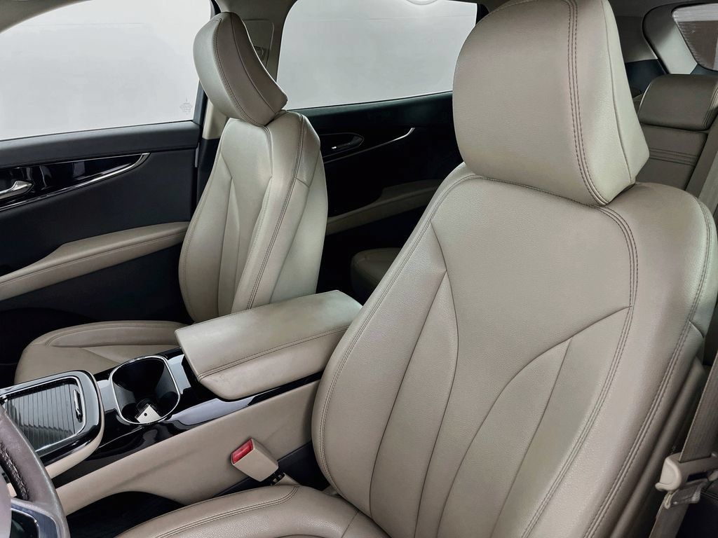 Used 2022 Lincoln Nautilus FWD image 27