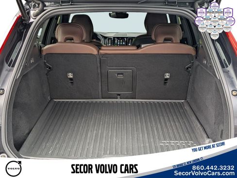 Used 2023 Volvo XC60 B5 Plus w/ Climate Package AWD/4WD image 7