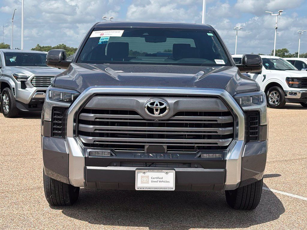 Used 2025 Toyota Tundra Limited AWD/4WD image 3