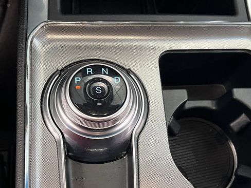 Used 2024 Ford Edge Titanium image 47