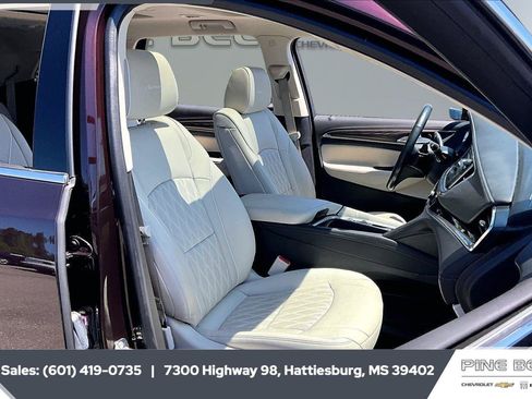 Used 2023 Buick Enclave Avenir w/ Avenir Technology Package AWD/4WD image 6