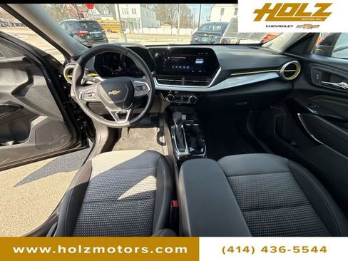 Certified 2024 Chevrolet Trax LT w/ Driver Confidence Package image 19