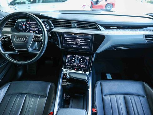 Used 2022 Audi e-tron Premium Plus w/ Premium Plus Package image 17