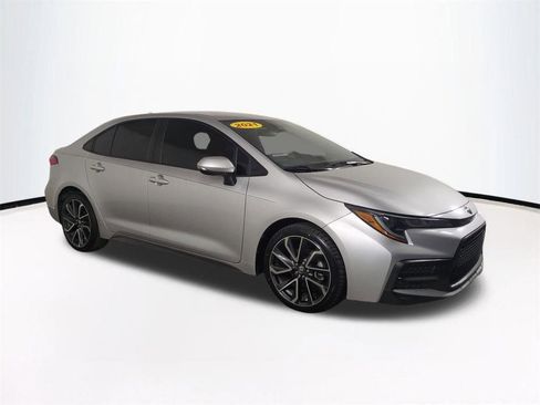 Used 2021 Toyota Corolla SE image 2