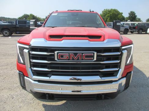 New 2026 GMC Sierra 2500 SLE w/ SLE Value Package; AWD/4WD image 11