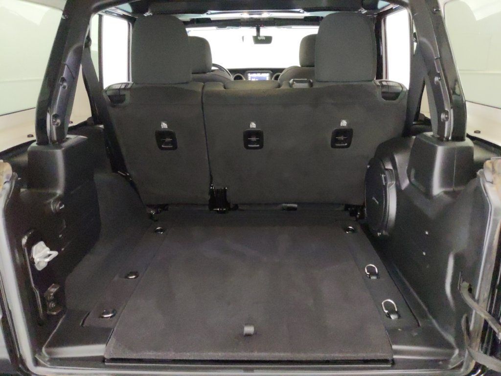 Used 2023 Jeep Wrangler Unlimited Sport AWD/4WD image 18