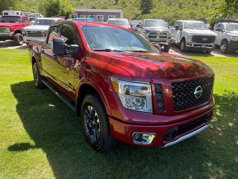 Used 2018 Nissan Titan PRO-4X AWD/4WD image 8