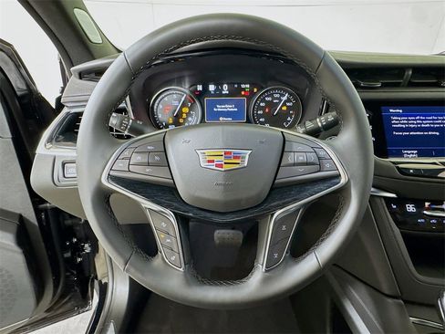 New 2026 Cadillac XT5 Premium Luxury image 6