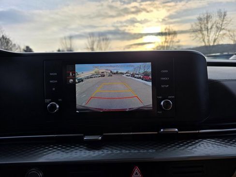 Certified 2024 Kia Carnival LX image 22