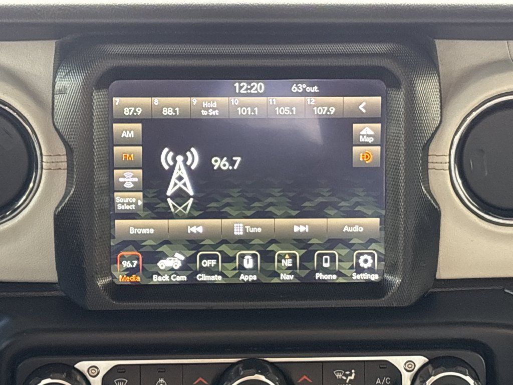 Used 2021 Jeep Wrangler Unlimited Sahara AWD/4WD image 25