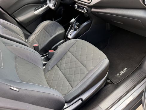 Used 2018 Nissan Kicks SV FWD image 11