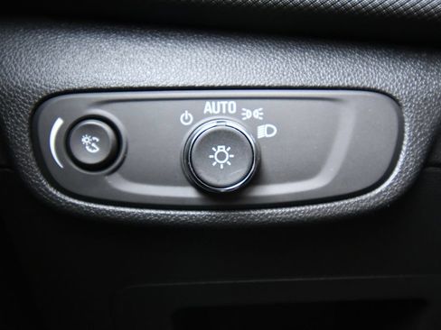 Used 2024 Chevrolet TrailBlazer LT w/ LT Cold Weather Package FWD image 20