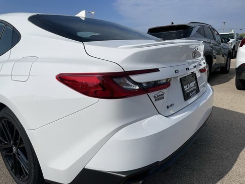 Used 2025 Toyota Camry SE image 35