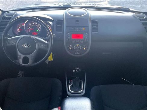 Used 2013 Kia Soul + FWD image 15