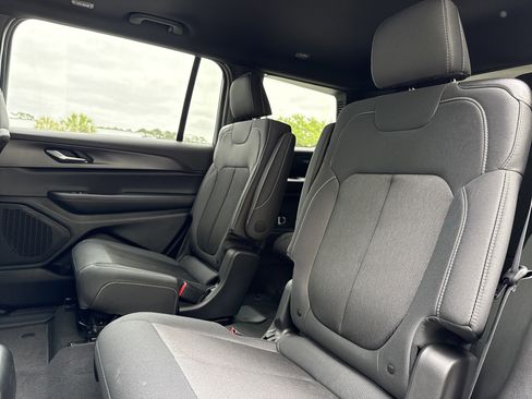 New 2026 Jeep Grand Cherokee L 2WD image 30