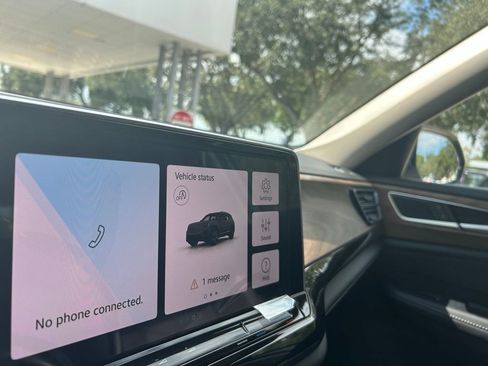 New 2026 Volkswagen Atlas SE image 13