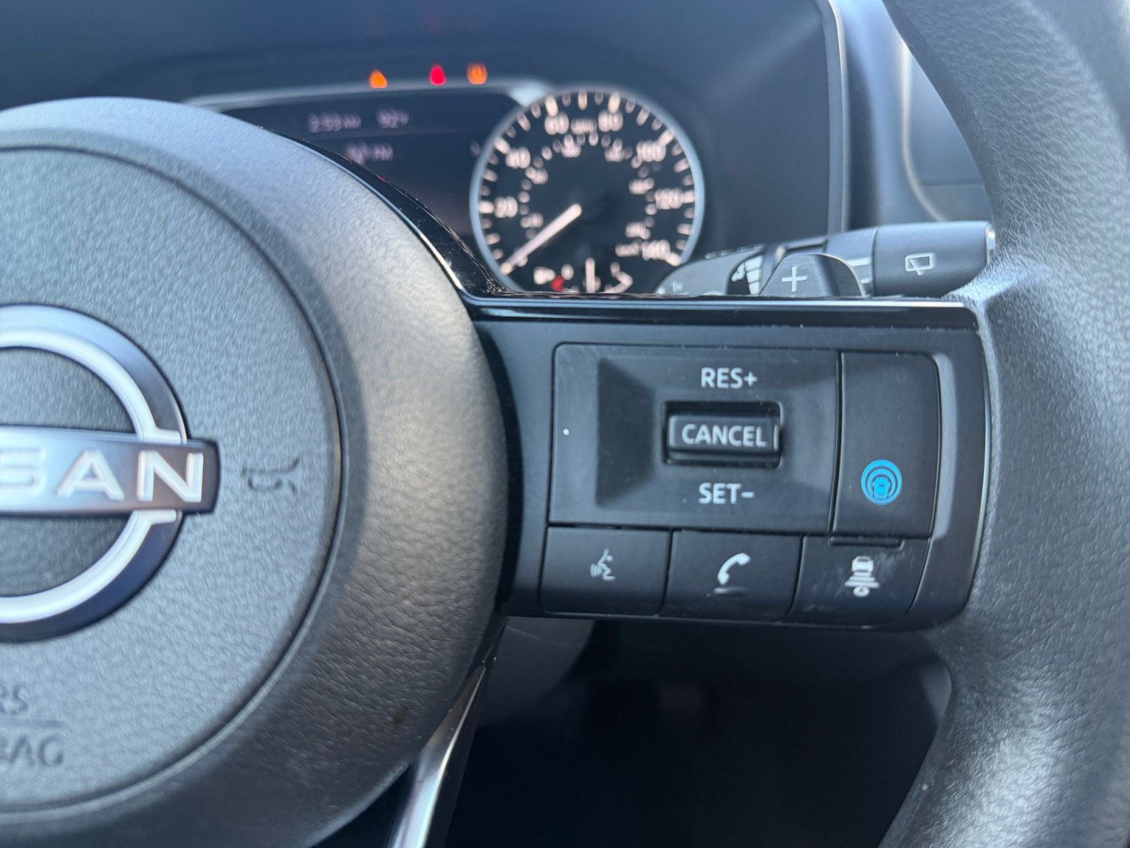 Used 2022 Nissan Rogue SV FWD image 18